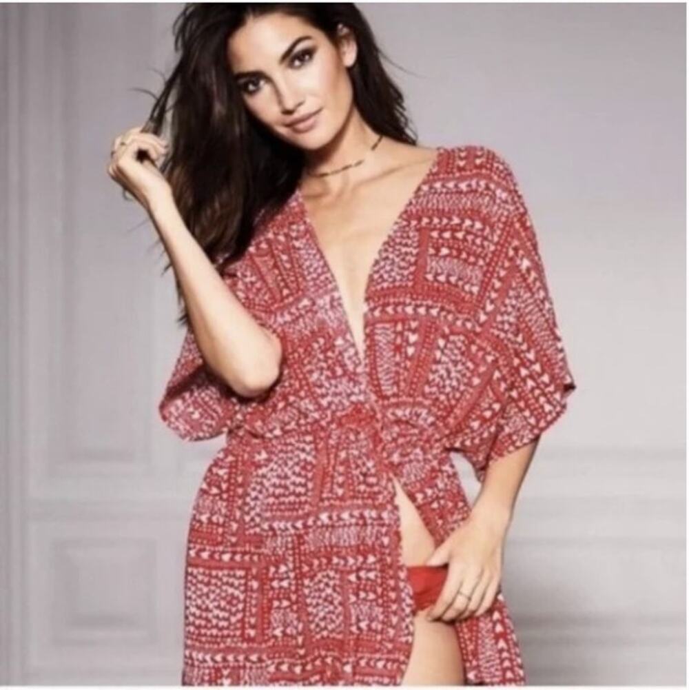 Victoria's Secret One Size Red White Hearts Light Rayon Robe